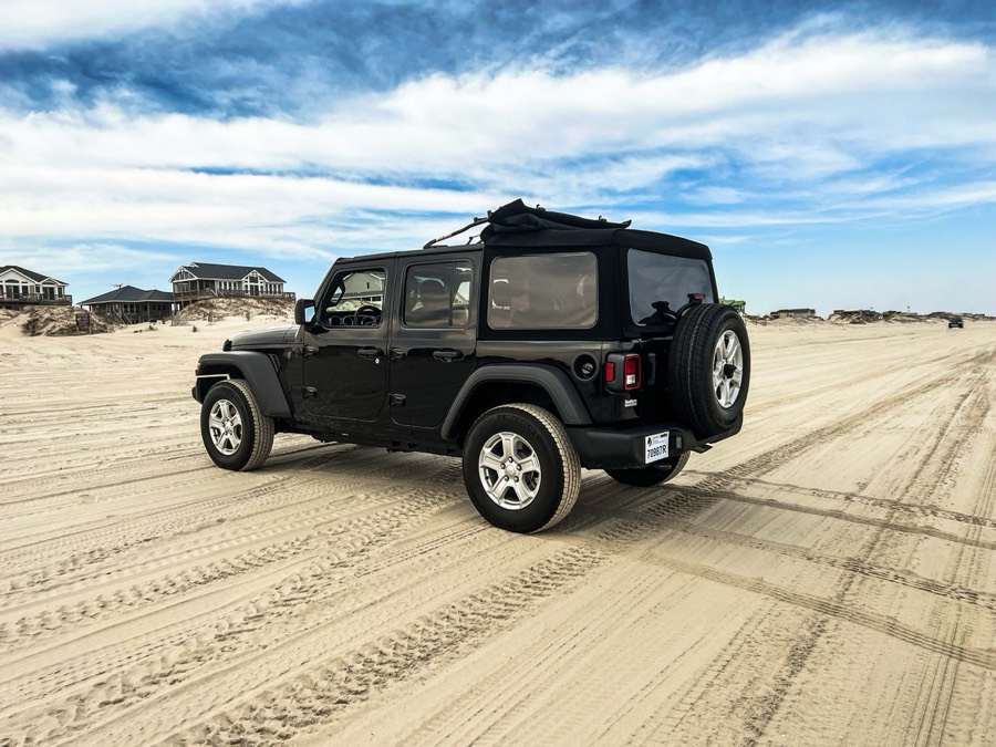 Jeep Gladiator pickup beach rental, Outer Banks